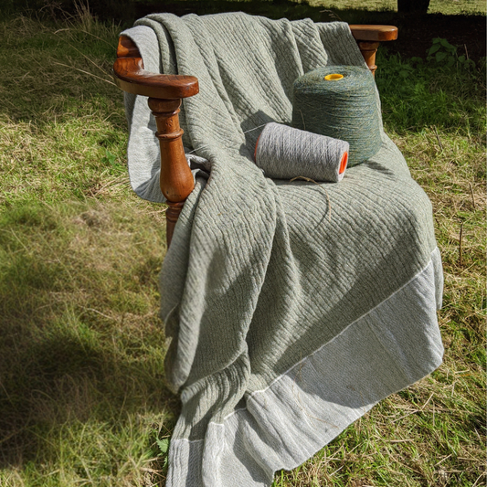 Fillteán Irish Linen Blanket